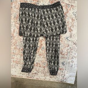 Hot kiss, casual patterned pants